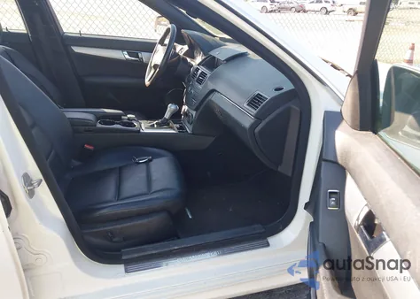 2008 Mercedes-Benz C 300 Luxury/Sport из США, поврежденный, VIN WDDGF54X48RO18676